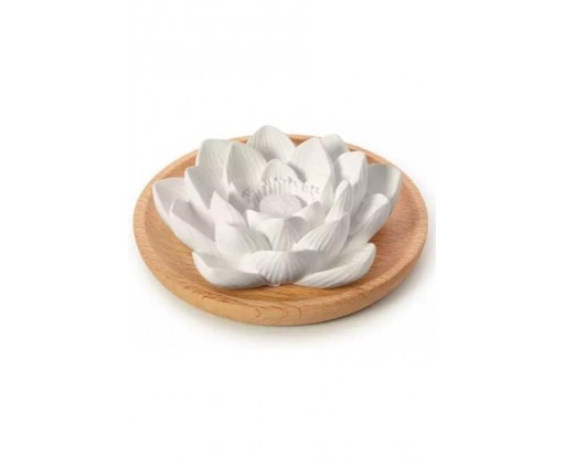 Aroma kámen Lotus Flower na dřevěném podtácku Primavera
